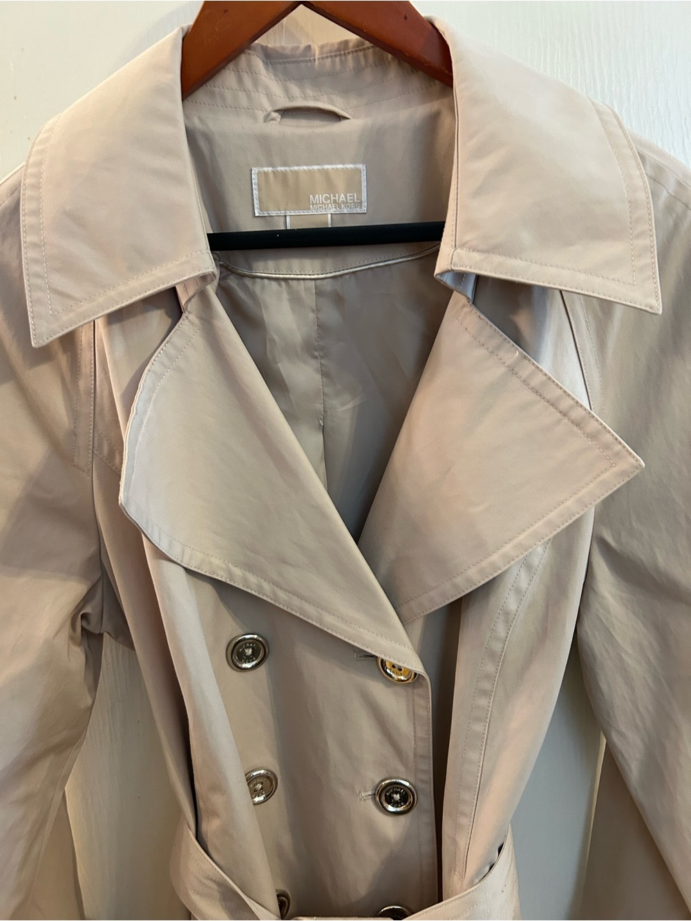Michael Kors Light Beige Double-Breasted Trench with Notched Lapel - Picture 14 of 14